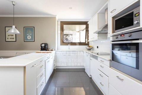 4 bedrooms apartment for sale in Barcelona, Catalonia, Spain № 5840 - photo 14