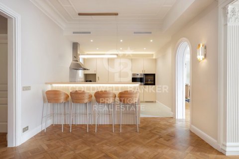 3 bedrooms apartment for sale in Barcelona, Catalonia, Spain № 5841 - photo 5