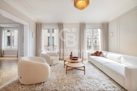 3 bedrooms apartment for sale in Barcelona, Catalonia, Spain № 5841