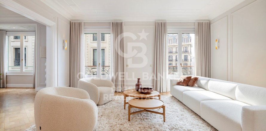 3 bedrooms apartment for sale in Barcelona, Catalonia, Spain № 5841