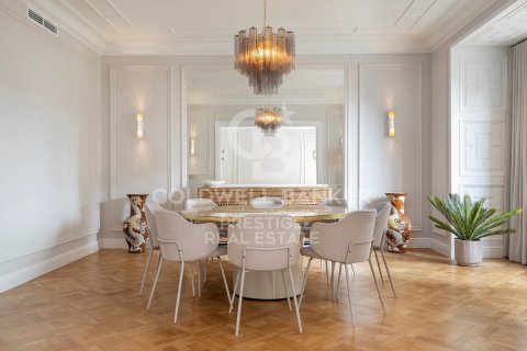 3 bedrooms apartment for sale in Barcelona, Catalonia, Spain № 5841 - photo 2