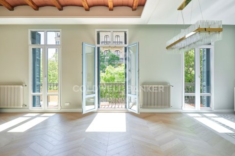 Квартира с 3 спальнями в Барселоне, Каталония, Испания № 5842