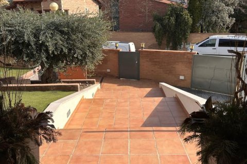 4 bedrooms villa for sale in Alpicat, Lleida, Catalonia, Spain № 5844 - photo 2