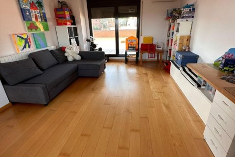 4 bedrooms villa for sale in Alpicat, Lleida, Catalonia, Spain № 5844 - photo 7