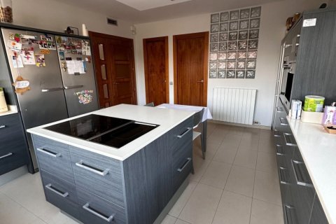 4 bedrooms villa for sale in Alpicat, Lleida, Catalonia, Spain № 5844 - photo 13