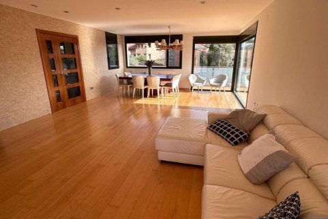 4 bedrooms villa for sale in Alpicat, Lleida, Catalonia, Spain № 5844 - photo 8