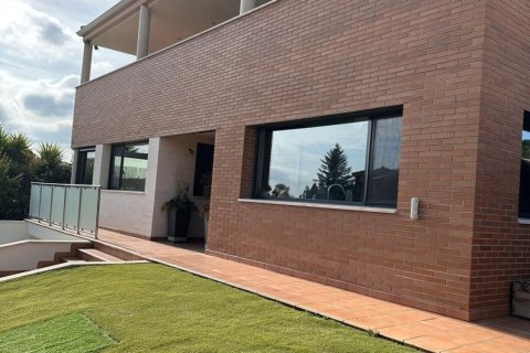 4 bedrooms villa for sale in Alpicat, Lleida, Catalonia, Spain № 5844 - photo 3