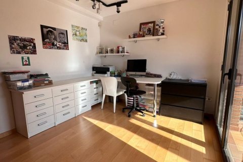 4 bedrooms villa for sale in Alpicat, Lleida, Catalonia, Spain № 5844 - photo 17