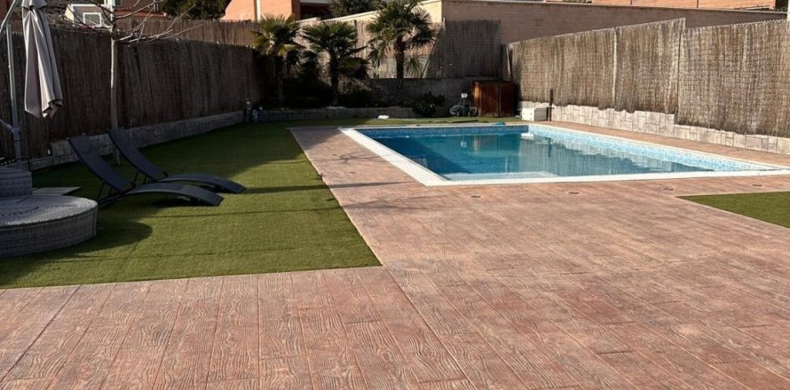 4 bedrooms villa for sale in Alpicat, Lleida, Catalonia, Spain № 5844