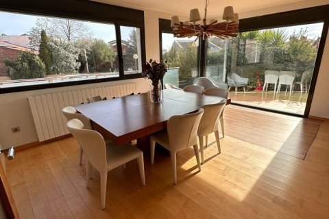 4 bedrooms villa for sale in Alpicat, Lleida, Catalonia, Spain № 5844 - photo 11