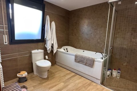 4 bedrooms villa for sale in Alpicat, Lleida, Catalonia, Spain № 5844 - photo 22