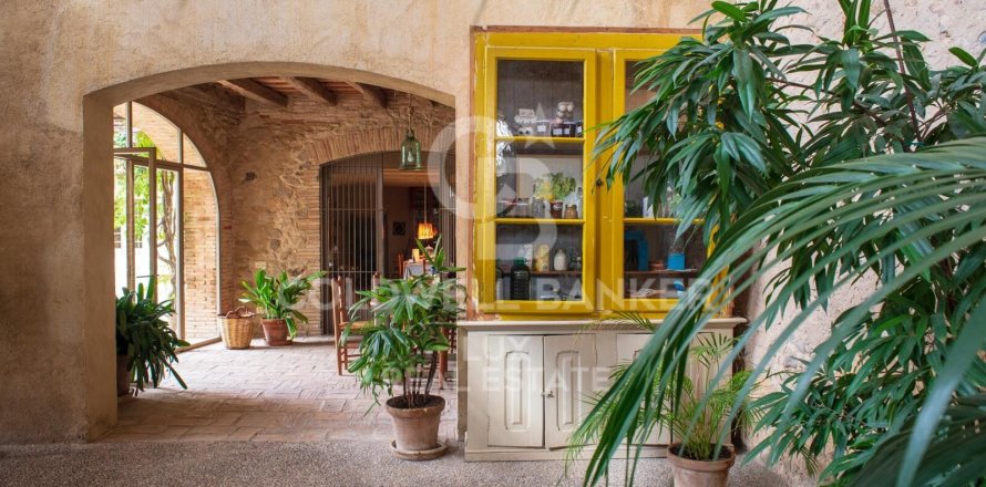 6 bedrooms house for sale in Girona, Catalonia, Spain № 5845