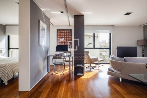 Купить квартиру в Барселона, Испания с 1 спальня, 77м², № 6277 - фото 4