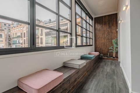 Купить квартиру в Барселона, Испания с 3 спальни, 212м², № 6280 - фото 14