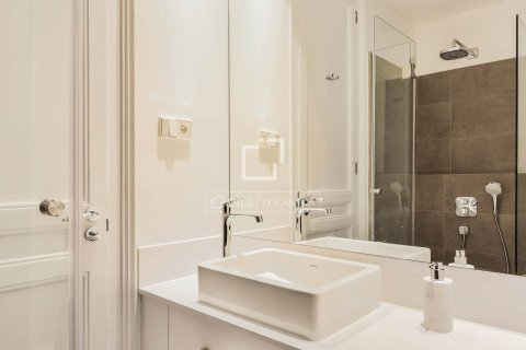 3 bedrooms apartment for sale in Barcelona, Catalonia, Spain № 6275 - photo 18