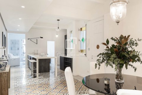 3 bedrooms apartment for sale in Barcelona, Catalonia, Spain № 6275 - photo 10