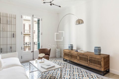 3 bedrooms apartment for sale in Barcelona, Catalonia, Spain № 6275 - photo 2