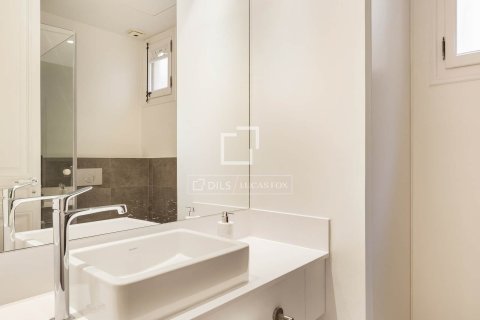 3 bedrooms apartment for sale in Barcelona, Catalonia, Spain № 6275 - photo 17