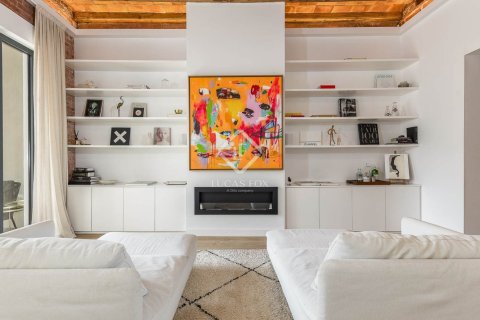 Квартира с 3 спальнями в Эшампле, Барселона, Каталония, Испания № 2719