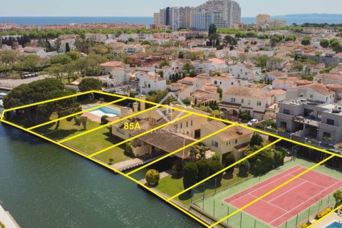 Земельный участок 500м² в Эмпуриабраве, Герона, Каталония, Испания № 2717