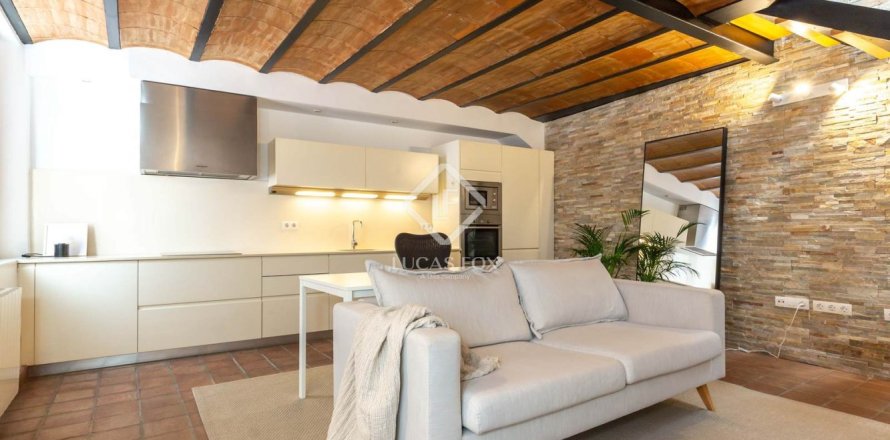 Вилла с 2 спальнями в Сан-Жуст-Десверне, Барселона, Каталония, Испания № 2723