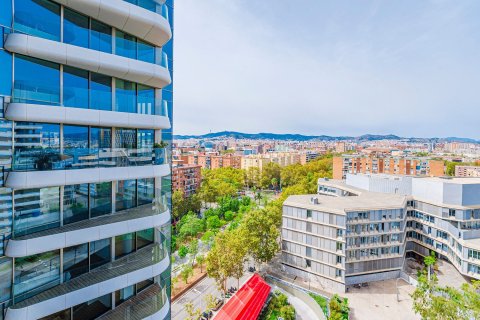 Apartamento de 3 dormitorios en venta en Barcelona, Cataluña, Spain № 3601 - foto 18