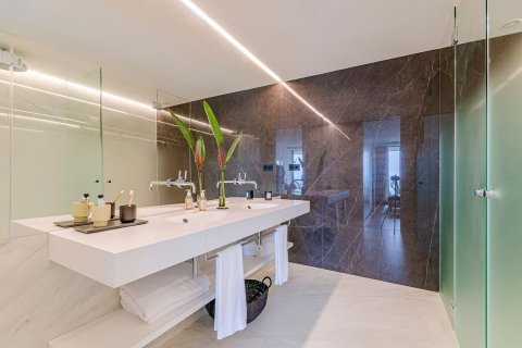 Apartamento de 3 dormitorios en venta en Barcelona, Cataluña, Spain № 3601 - foto 8