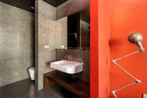 Apartamento de 2 dormitorios en venta en Barcelona, Cataluña, Spain № 6926 - foto 24