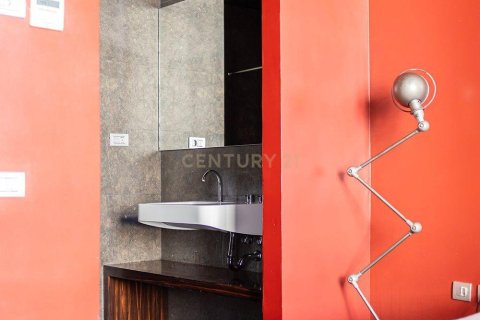 Apartamento de 2 dormitorios en venta en Barcelona, Cataluña, Spain № 6926 - foto 23