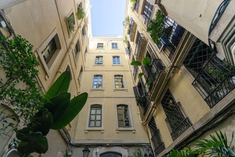 Apartamento de 2 dormitorios en venta en Barcelona, Cataluña, Spain № 6926 - foto 27