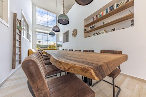 Сasa de 6 dormitorios en venta en Torrelavit, Barcelona, Cataluña, Spain № 6923 - foto 19