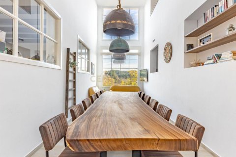 Сasa de 6 dormitorios en venta en Torrelavit, Barcelona, Cataluña, Spain № 6923 - foto 7