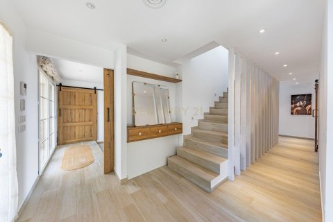 Сasa de 6 dormitorios en venta en Torrelavit, Barcelona, Cataluña, Spain № 6923 - foto 21