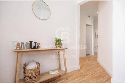 Купить квартиру в Барселона, Испания с 3 спальни, 100м², № 7943 - фото 4
