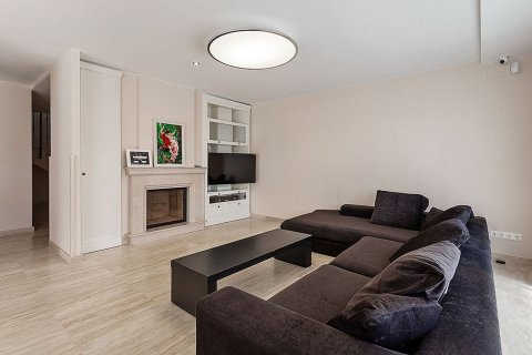 Купить дом в Льорет-де-Мар, Испания с 7 комнат, № 1534 - фото 7