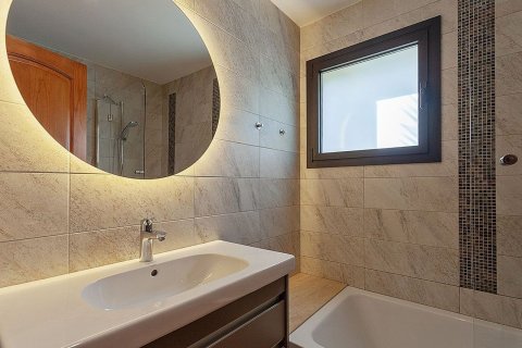 Купить дом в Льорет-де-Мар, Испания с 7 комнат, № 1534 - фото 30