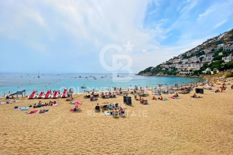 Купить квартиру в Розы, Испания с 2 спальни, 84м², № 7768 - фото 4
