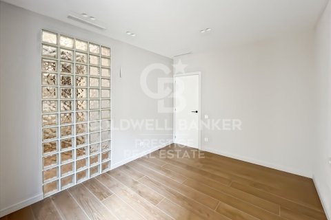 Купить пентхаус в Барселона, Испания с 2 спальни, 63м², № 7771 - фото 2