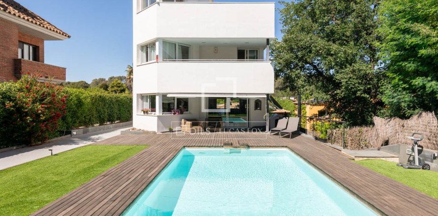 6 chambres villa à vendre à Sant Cugat Del Valles, Barcelona, Catalonia, Spain № 3923