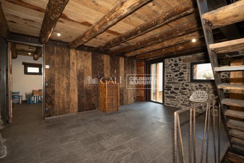Villa de 4 dormitorios en venta en Principado De Andorra (Ninguna Poblacion Tiene C.P.), Lérida, Cataluña, Spain № 5325 - foto 15