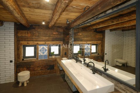 Villa de 4 dormitorios en venta en Principado De Andorra (Ninguna Poblacion Tiene C.P.), Lérida, Cataluña, Spain № 5325 - foto 26