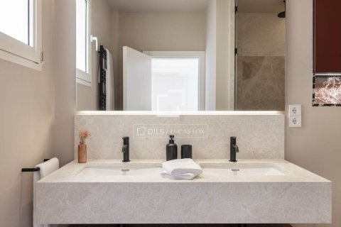 4 chambres apartment à louer à Barcelona, Catalonia, Spain № 3762 - photo 26