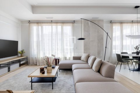 4 chambres apartment à louer à Barcelona, Catalonia, Spain № 3762 - photo 3