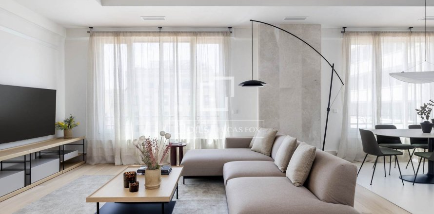 Квартира с 4 спальнями в Барселоне, Каталония, Испания № 3762