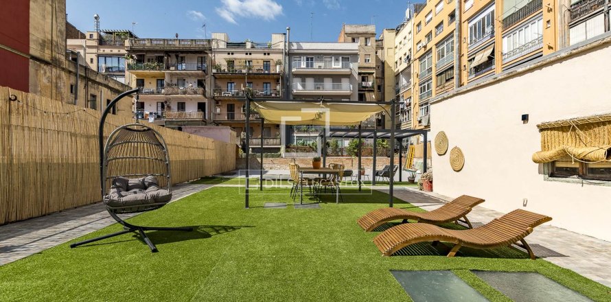3 bedrooms apartment for sale in Barcelona, Catalonia, Spain № 4210