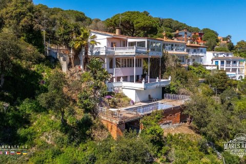 4 bedrooms villa for sale in Lloret de Mar, Girona, Catalonia, Spain № 7231 - photo 7