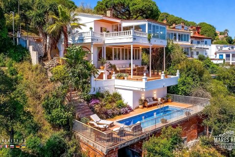 4 bedrooms villa for sale in Lloret de Mar, Girona, Catalonia, Spain № 7231 - photo 11
