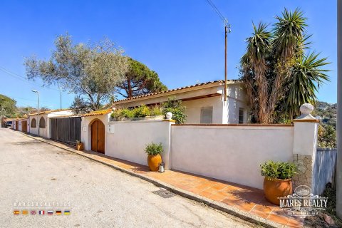 4 bedrooms villa for sale in Lloret de Mar, Girona, Catalonia, Spain № 7231 - photo 5