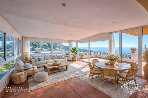 4 bedrooms villa for sale in Lloret de Mar, Girona, Catalonia, Spain № 7231 - photo 20