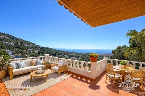 4 bedrooms villa for sale in Lloret de Mar, Girona, Catalonia, Spain № 7231 - photo 15